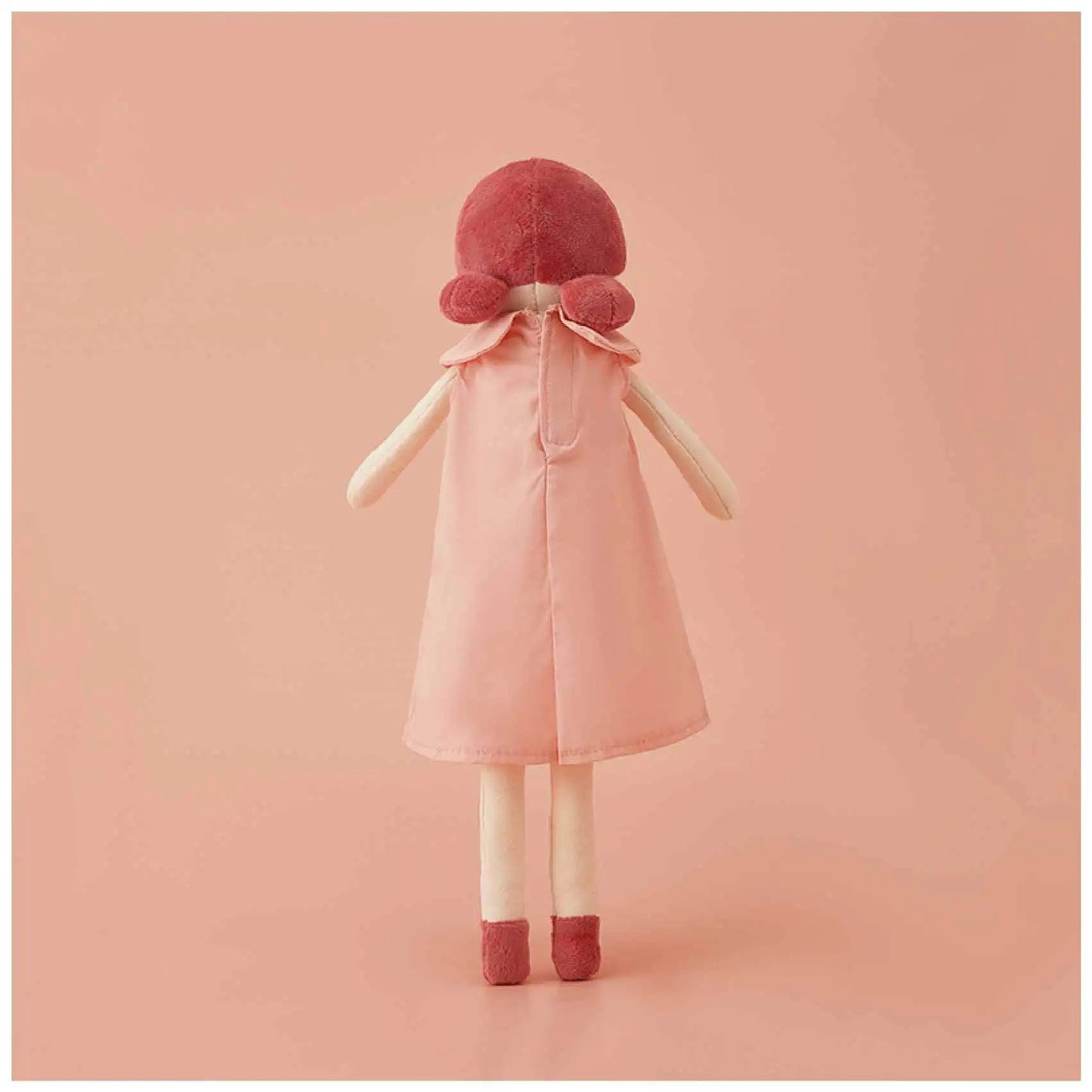 Doudou bébé fille vu de dos